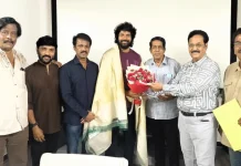 பாடலாசிரியராக சிவகார்த்திகேயனின் புதிய பயணம்நடிகர் சிவகார்த்திகேயன் தென்னிந்திய திரைப்பட எழுத்தாளர்கள் சங்கத்தில் பாடலாசிரியராக இணைந்துள்ளார்.